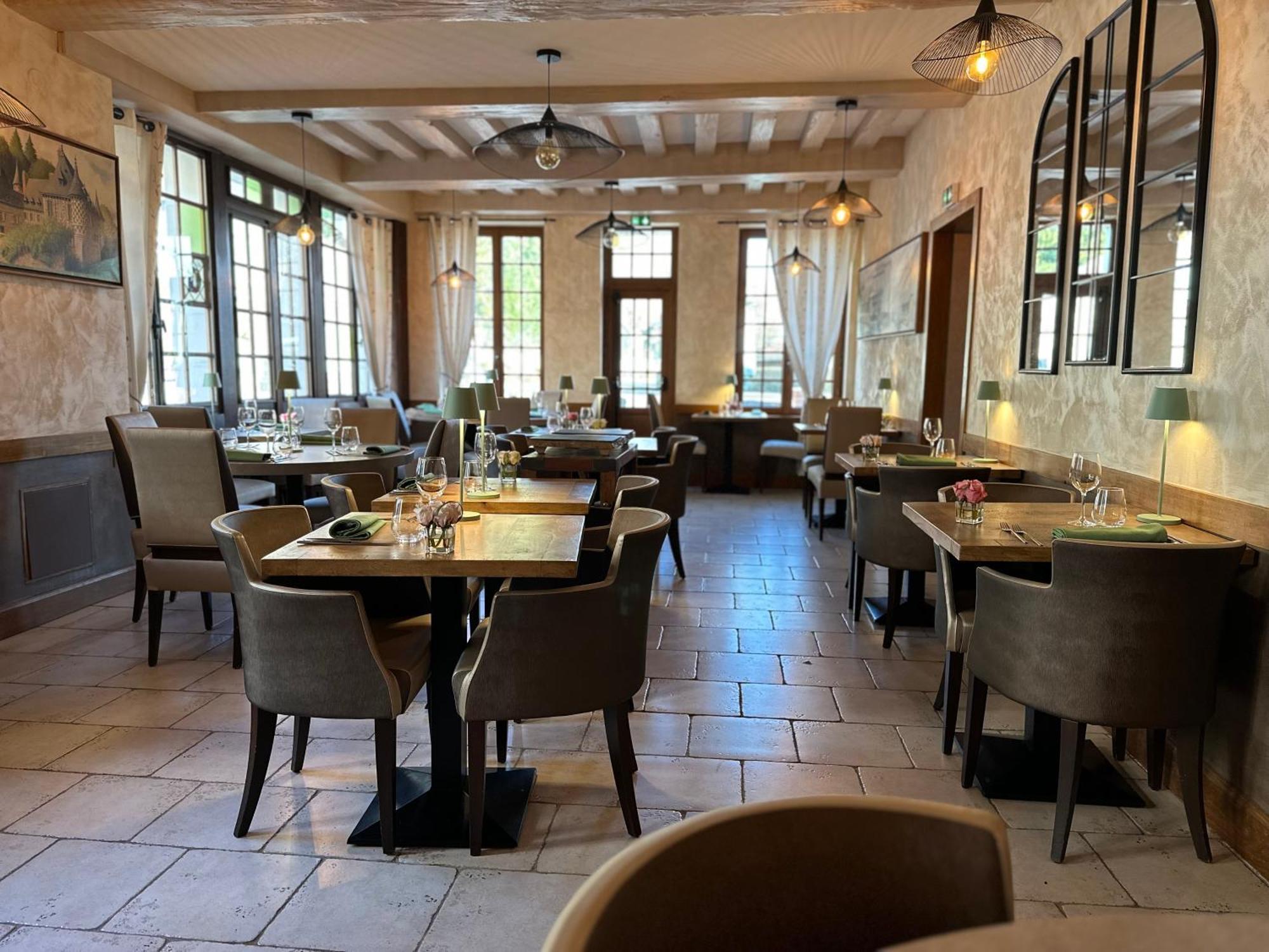 Logis Hotel Restaurant Spa L'Auberge Du President Cormeilles  Εξωτερικό φωτογραφία