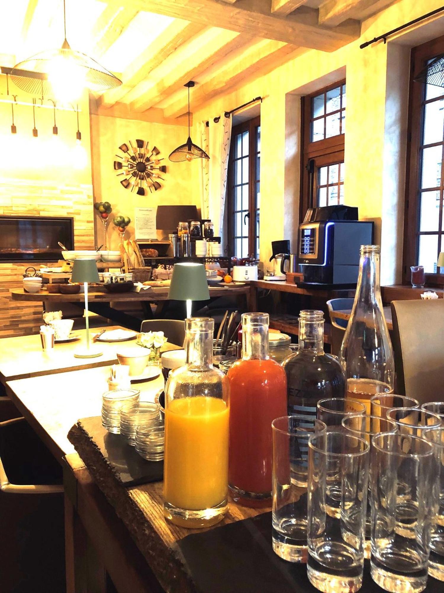 Logis Hotel Restaurant Spa L'Auberge Du President Cormeilles  Εξωτερικό φωτογραφία