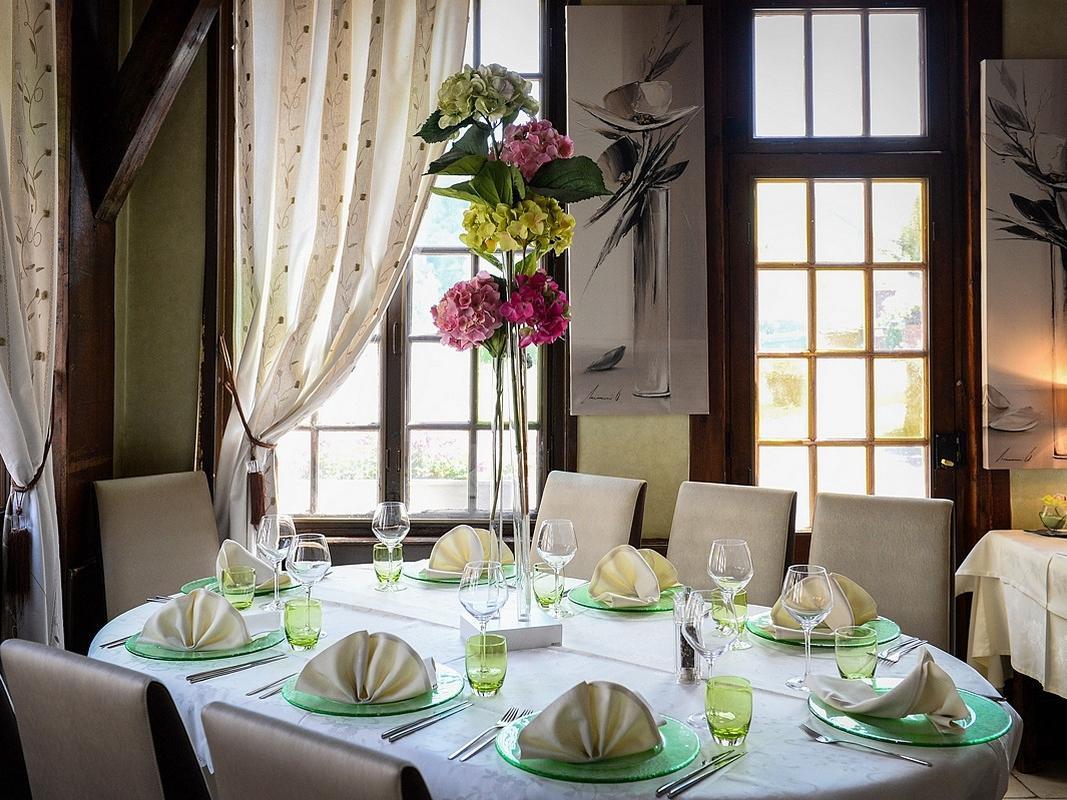 Logis Hotel Restaurant Spa L'Auberge Du President Cormeilles  Εξωτερικό φωτογραφία